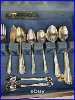 Vtg WM Rogers & Son VICTORIAN ROSE Silver ware plate 50pc Set in Wood Box