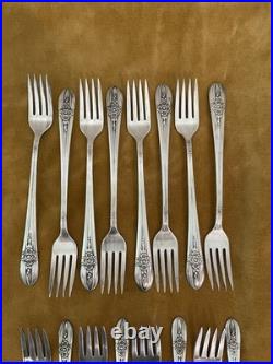 Vtg. Wm Rogers Silver plate Flatware Triumph Pattern Servings for 8.1941