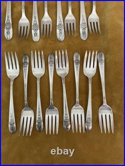 Vtg. Wm Rogers Silver plate Flatware Triumph Pattern Servings for 8.1941