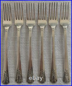 WM A Rogers Oneida Sectional 30 Piece Set Silver Plated 6 Place Settings WM A Rogers Oneida Sectional 30 Piece Set Silver Plated 6 Place Settings