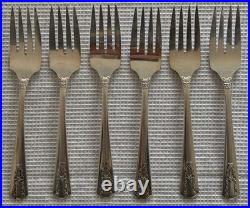 WM A Rogers Oneida Sectional 30 Piece Set Silver Plated 6 Place Settings