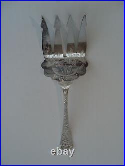 WM. ROGERS ANTIQUE SILVER PLATE MEAT / SERVING FORK with UNUSUAL BRITE-CUT DESIGN