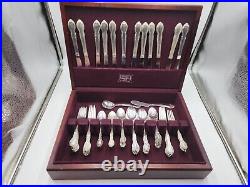 WM. ROGERS IS 70 PCS. MOONLIGHT VICTORIAN ROYAL SILVER PLATE FLATWARE SET WithBOX
