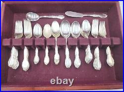 WM. ROGERS IS 70 PCS. MOONLIGHT VICTORIAN ROYAL SILVER PLATE FLATWARE SET WithBOX