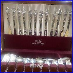 WM. ROGERS IS 74 PCS. MOONLIGHT VICTORIAN ROYAL SILVER PLATE FLATWARE Set WithBox