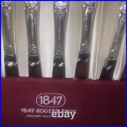 WM. ROGERS IS 74 PCS. MOONLIGHT VICTORIAN ROYAL SILVER PLATE FLATWARE Set WithBox