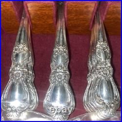 WM. ROGERS IS 74 PCS. MOONLIGHT VICTORIAN ROYAL SILVER PLATE FLATWARE Set WithBox