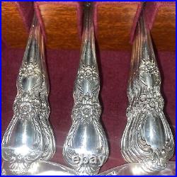 WM. ROGERS IS 74 PCS. MOONLIGHT VICTORIAN ROYAL SILVER PLATE FLATWARE Set WithBox
