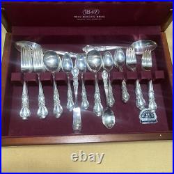WM. ROGERS IS 74 PCS. MOONLIGHT VICTORIAN ROYAL SILVER PLATE FLATWARE Set WithBox
