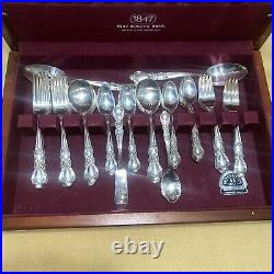 WM. ROGERS IS 74 PCS. MOONLIGHT VICTORIAN ROYAL SILVER PLATE FLATWARE Set WithBox