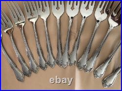 WM ROGERS Mansfield Pattern Service for 12 Oneida Deluxe Flatware Retired