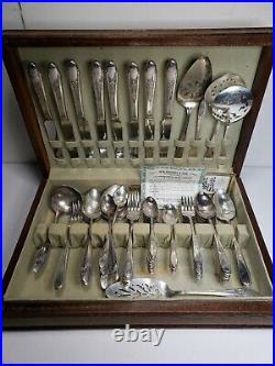 WM Rogers 66 Pc Silver-plate Dinner Set In Box