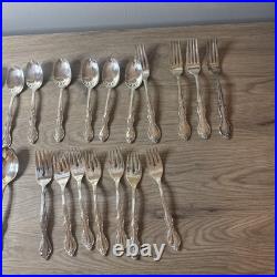 WM Rogers International Jubilee 36 Piece Silverware Set with Case