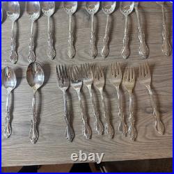 WM Rogers International Jubilee 36 Piece Silverware Set with Case