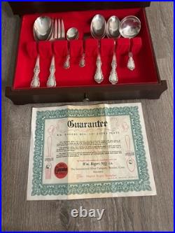 WM. Rogers Mfg. Co. Silver Plated Flatware Grand Elegance 104 Pcs Original Box