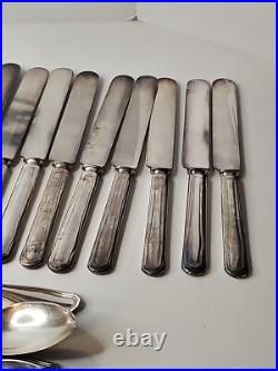 WM Rogers & Son AA Flatware Set Clinton Silverware Silver Plate Set Of 31 9cz WM Rogers & Son AA Flatware Set Clinton Silverware Silver Plate Set Of 31 9cz