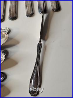 WM Rogers & Son AA Flatware Set Clinton Silverware Silver Plate Set Of 31 9cz WM Rogers & Son AA Flatware Set Clinton Silverware Silver Plate Set Of 31 9cz