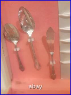 William A Rogers Silver Plate Oneida Rendezvous South Box Set See Description