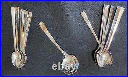 William A Rogers Stainless silverware (93 pc.)