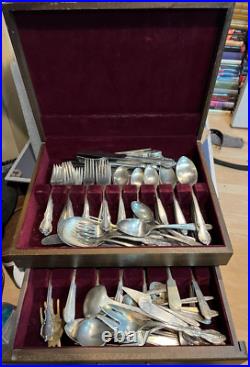 William Rogers International Silver / Silverplate Flatware Lot 125 pieces