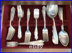 William Rogers International Silver / Silverplate Flatware Lot 125 pieces