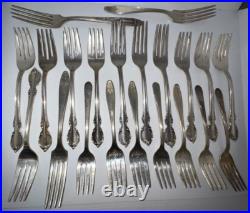 William Rogers International Silver / Silverplate Flatware Lot 125 pieces
