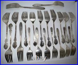 William Rogers International Silver / Silverplate Flatware Lot 125 pieces