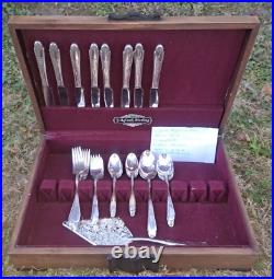 William Rogers & Sons Silver-Plate Gardenia 51 Pieces with case