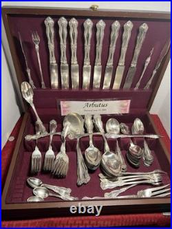 Wm ROGERSARBUTUS PATTERNSET + EXTRAS, 10 LADLESCHEESE SCOOP 120 PIECES1908 Wm ROGERSARBUTUS PATTERNSET + EXTRAS, 10 LADLESCHEESE SCOOP 120 PIECES1908