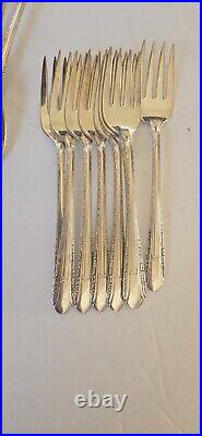 Wm Rogers IS Silver Plate Regent 70 PC Flatware Set Vintage 1938 Wm Rogers IS Silver Plate Regent 70 PC Flatware Set Vintage 1938