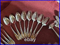 Wm Rogers Mfg. Co AA IS Vintage Flatware Service For 8 Pattern Unknown 52 Piece