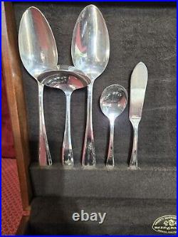 Wm Rogers Mfg. Co AA IS Vintage Flatware Service For 8 Pattern Unknown 52 Piece