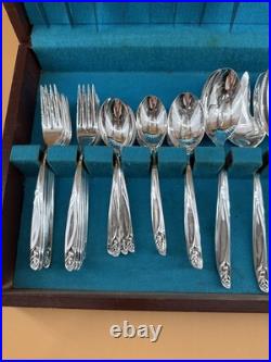 Wm Rogers Oneida Silver Plate Flatware Flowertime 54 pcs K Wm Rogers Oneida Silver Plate Flatware Flowertime 54 pcs K