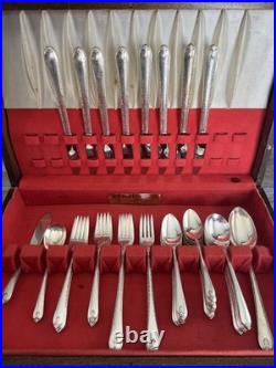 Wm Rogers & Son EXQUISITE 1940 Silverplate Flatware Service For 8 &Serving Chest