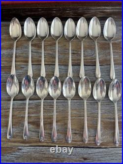 Wm Rogers & Son EXQUISITE 1940 Silverplate Flatware Service For 8 &Serving Chest