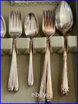 Wm Rogers & Son IS EXQUISITE Pattern Silverplate Flatware Set 50 Pc. In Chest