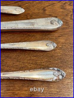 Wm Rogers & Son IS EXQUISITE Pattern Silverplate Flatware Set 50 Pc. In Chest Wm Rogers & Son IS EXQUISITE Pattern Silverplate Flatware Set 50 Pc. In Chest