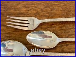 Wm Rogers & Son IS EXQUISITE Pattern Silverplate Flatware Set 50 Pc. In Chest