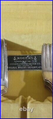 Wm. Rogers X12 Silver plate Homestead Flatwear 1922-1940 50 Pieces In Wood Box