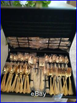Wm. Rogers and Son'Enchanted' Gold Plated Flatware Set