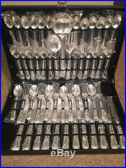 Wm. Rogers and Son'Enchanted Rose' Silver Plated Flatware Set 51 pieces